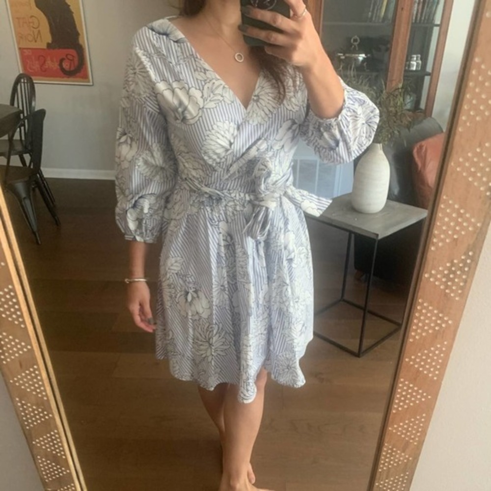 Alexia Admor Blue and White Floral Wrap Dress 3/4 Long Sleeve